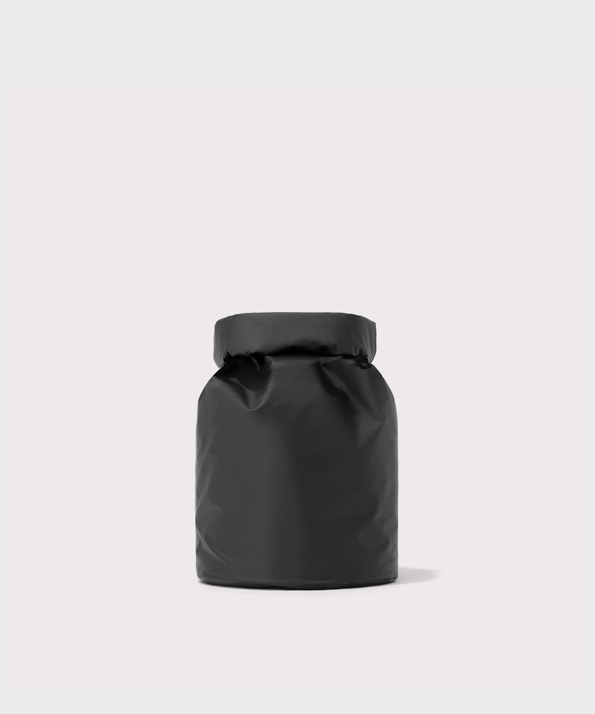 Rae Roll-Top Dry Bag in Onyx